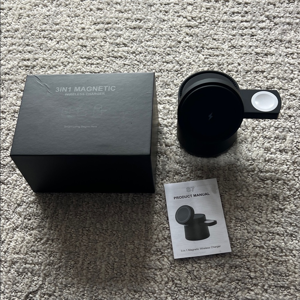 3-in-1 Magnetic Wireless Charger - Picture 2 of 2